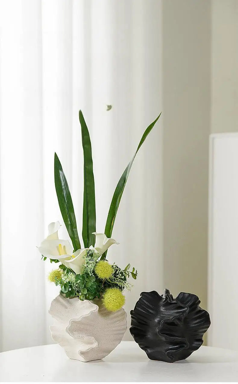Art Minimalist Vase Ornament Ceramic Coral Vase Nordic White Hotal Office Living Room Desktop Center Decoration